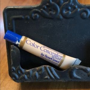 Light concealer, sealed